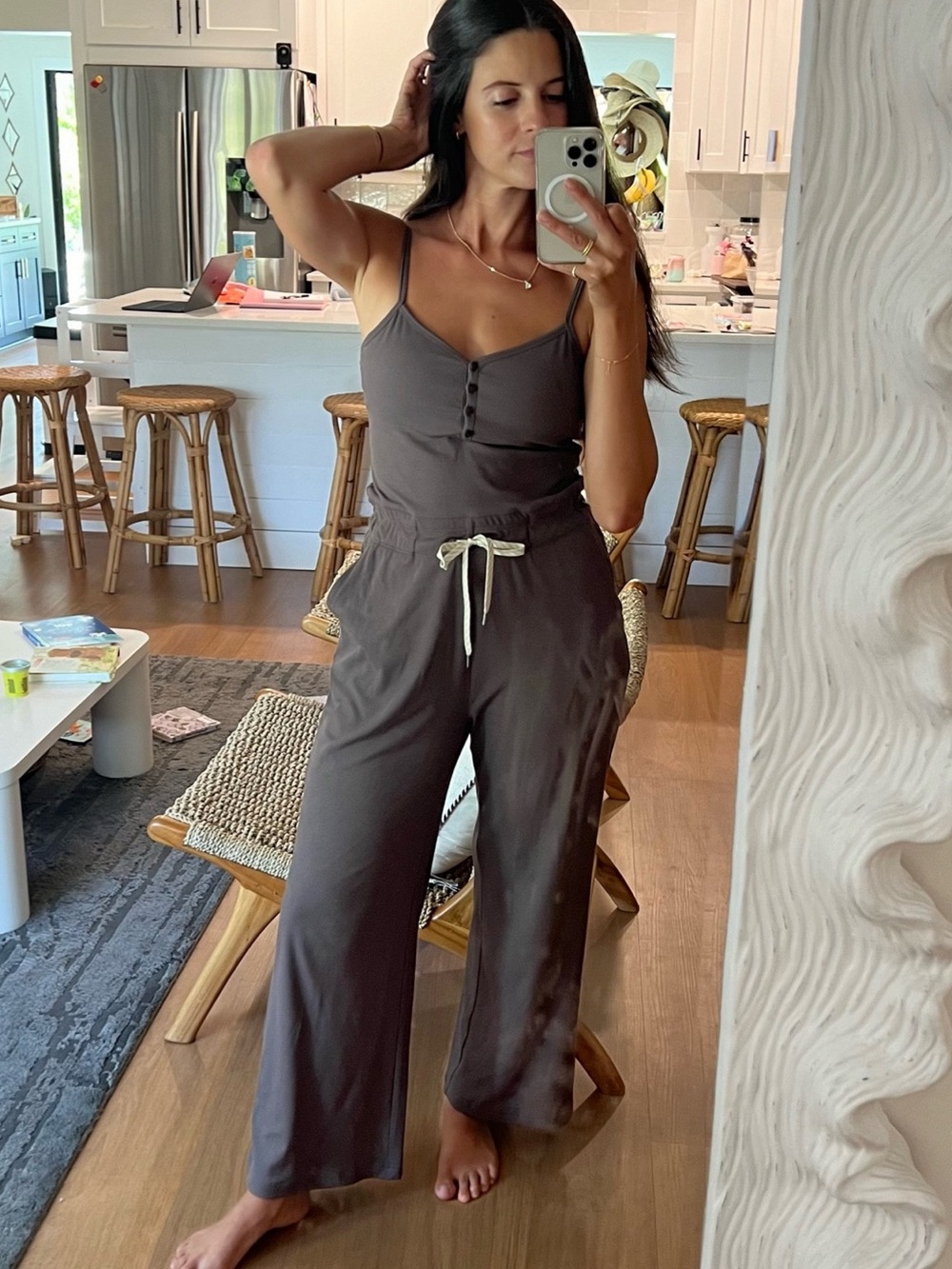 Vuori Women's Pose Henley Jumpsuit in a chocolate Size Small